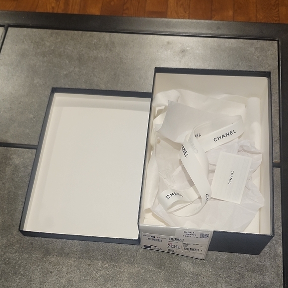 Chanel Black Box with White Ribbon and Card - Picture 3 of 11